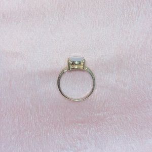 Iridescent ring